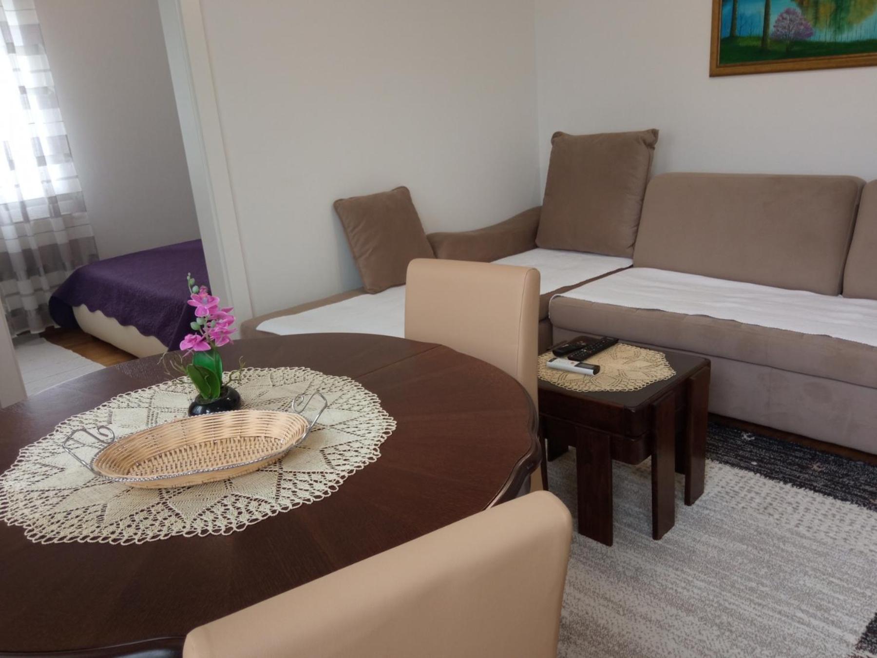 Jan Apartment